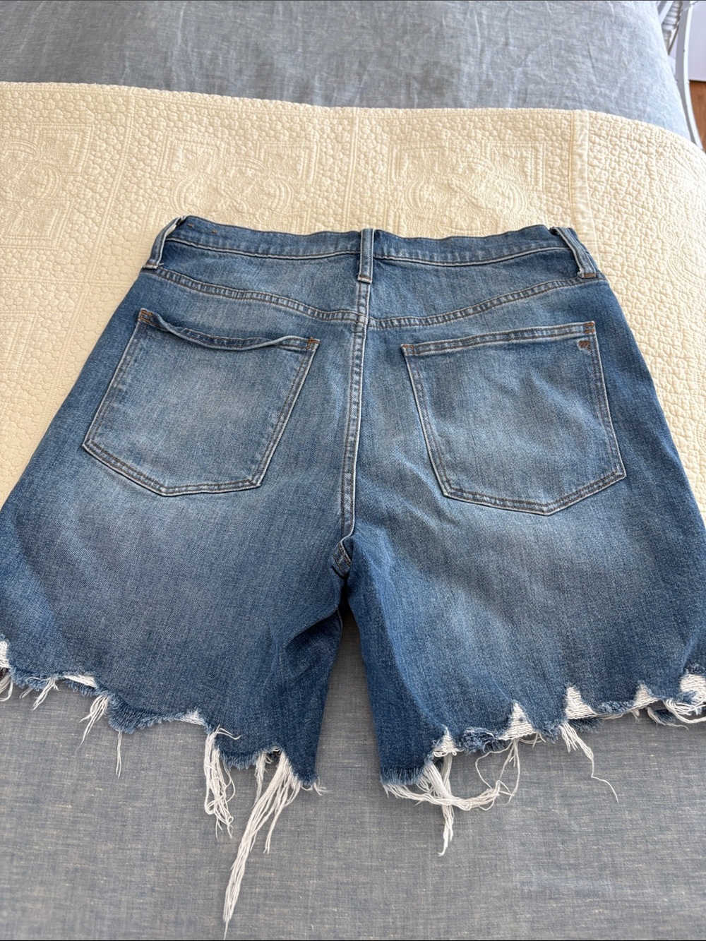 Madewell Blue Denim Shorts with Contrast Stitching - Picture 4 of 4